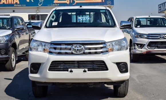 Acheter Import Voiture Toyota Hilux Blanc à Import - Dubai, Kampot Province Acheter Import Voiture Toyota Hilux Blanc à Import - Dubai, Kampot Province