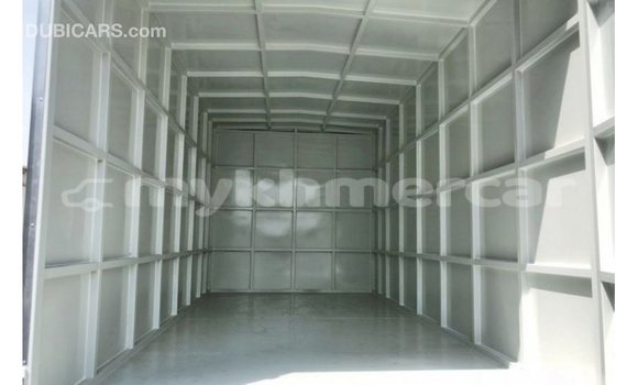 Acheter Import Utilitaire Hino 300 Series Blanc à Import - Dubai, Kampot Province Acheter Import Utilitaire Hino 300 Series Blanc à Import - Dubai, Kampot Province