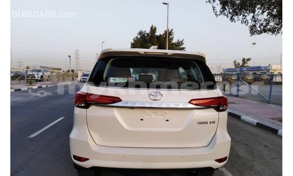 Buy Import Toyota Fortuner White Car in Import - Dubai in Kampot Province Buy Import Toyota Fortuner White Car in Import - Dubai in Kampot Province