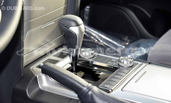 Acheter Import Voiture Toyota Land Cruiser Noir à Import - Dubai, Kampot Province Acheter Import Voiture Toyota Land Cruiser Noir à Import - Dubai, Kampot Province