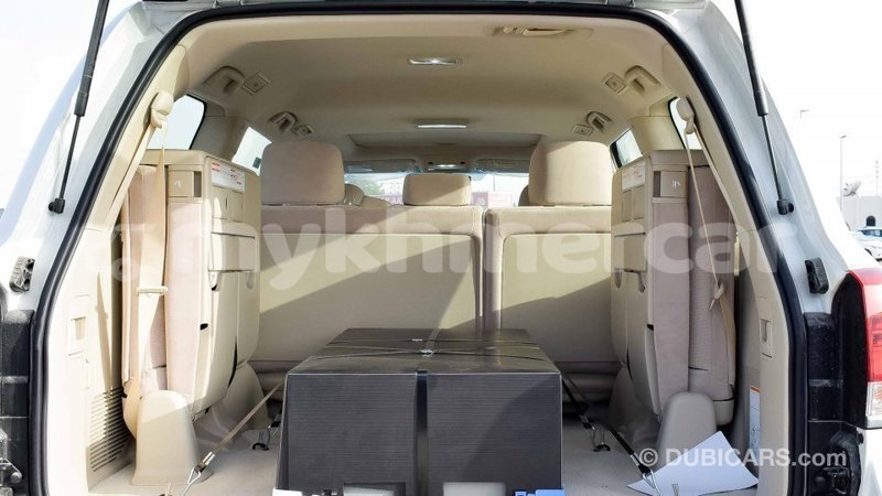 Big with watermark toyota land cruiser kampot province import dubai 2668