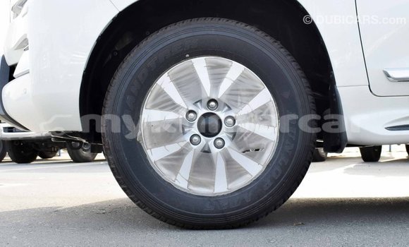 Acheter Import Voiture Toyota Land Cruiser Blanc à Import - Dubai, Kampot Province Acheter Import Voiture Toyota Land Cruiser Blanc à Import - Dubai, Kampot Province