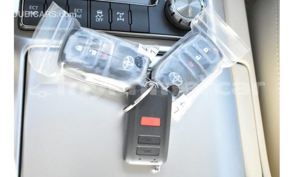 Acheter Import Voiture Toyota Land Cruiser Blanc à Import - Dubai, Kampot Province Acheter Import Voiture Toyota Land Cruiser Blanc à Import - Dubai, Kampot Province