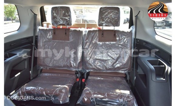 Acheter Import Utilitaire Toyota HiAce Noir à Import - Dubai, Kampot Province Acheter Import Utilitaire Toyota HiAce Noir à Import - Dubai, Kampot Province