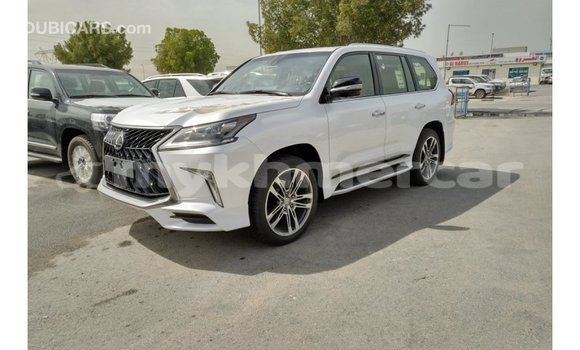 Acheter Import Voiture Lexus LX Blanc à Import - Dubai, Kampot Province Acheter Import Voiture Lexus LX Blanc à Import - Dubai, Kampot Province