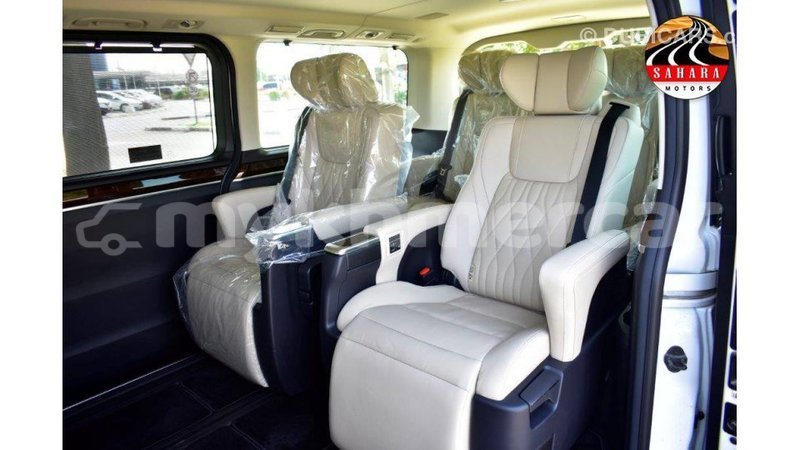 Big with watermark toyota granvia kampot province import dubai 2681