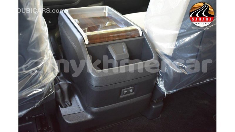 Big with watermark toyota granvia kampot province import dubai 2681