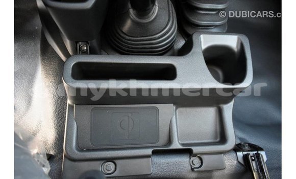 Acheter Import Voiture Toyota Land Cruiser Rouge à Import - Dubai, Kampot Province Acheter Import Voiture Toyota Land Cruiser Rouge à Import - Dubai, Kampot Province