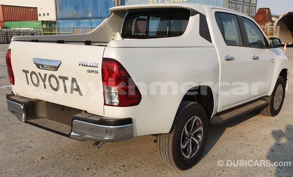 Acheter Import Voiture Toyota Hilux Blanc à Import - Dubai, Kampot Province Acheter Import Voiture Toyota Hilux Blanc à Import - Dubai, Kampot Province