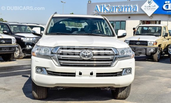 Acheter Import Voiture Toyota Land Cruiser Blanc à Import - Dubai, Kampot Province Acheter Import Voiture Toyota Land Cruiser Blanc à Import - Dubai, Kampot Province