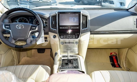 Acheter Import Voiture Toyota Land Cruiser Noir à Import - Dubai, Kampot Province Acheter Import Voiture Toyota Land Cruiser Noir à Import - Dubai, Kampot Province