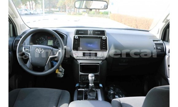 Acheter Import Voiture Toyota Prado Blanc à Import - Dubai, Kampot Province Acheter Import Voiture Toyota Prado Blanc à Import - Dubai, Kampot Province