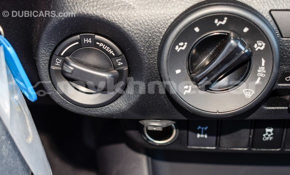 Acheter Import Voiture Toyota Hilux Blanc à Import - Dubai, Kampot Province Acheter Import Voiture Toyota Hilux Blanc à Import - Dubai, Kampot Province