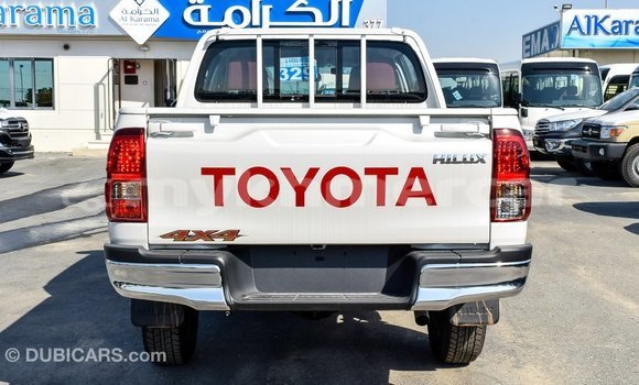Acheter Import Voiture Toyota Hilux Blanc à Import - Dubai, Kampot Province Acheter Import Voiture Toyota Hilux Blanc à Import - Dubai, Kampot Province