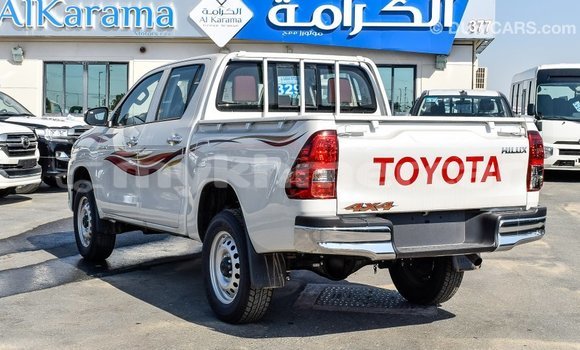 Acheter Import Voiture Toyota Hilux Blanc à Import - Dubai, Kampot Province Acheter Import Voiture Toyota Hilux Blanc à Import - Dubai, Kampot Province