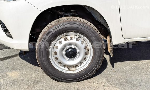 Acheter Import Voiture Toyota Hilux Blanc à Import - Dubai, Kampot Province Acheter Import Voiture Toyota Hilux Blanc à Import - Dubai, Kampot Province