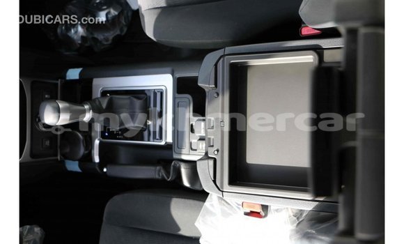 Acheter Import Voiture Toyota Prado Blanc à Import - Dubai, Kampot Province Acheter Import Voiture Toyota Prado Blanc à Import - Dubai, Kampot Province