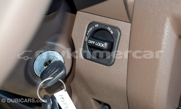 Acheter Import Voiture Toyota Land Cruiser Beige à Import - Dubai, Kampot Province Acheter Import Voiture Toyota Land Cruiser Beige à Import - Dubai, Kampot Province