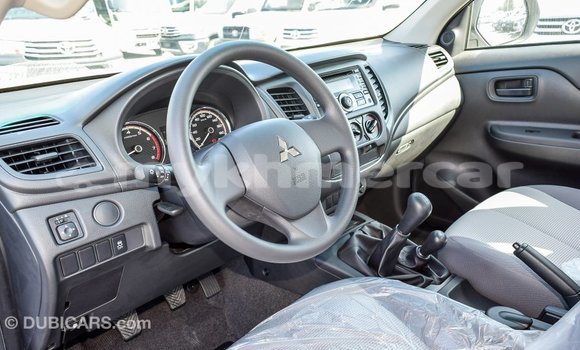 Acheter Import Voiture Mitsubishi L200 Blanc à Import - Dubai, Kampot Province Acheter Import Voiture Mitsubishi L200 Blanc à Import - Dubai, Kampot Province