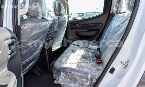 Acheter Import Voiture Mitsubishi L200 Blanc à Import - Dubai, Kampot Province Acheter Import Voiture Mitsubishi L200 Blanc à Import - Dubai, Kampot Province