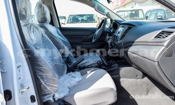 Acheter Import Voiture Mitsubishi L200 Blanc à Import - Dubai, Kampot Province Acheter Import Voiture Mitsubishi L200 Blanc à Import - Dubai, Kampot Province