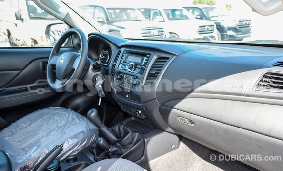 Acheter Import Voiture Mitsubishi L200 Blanc à Import - Dubai, Kampot Province Acheter Import Voiture Mitsubishi L200 Blanc à Import - Dubai, Kampot Province