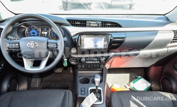 Acheter Import Voiture Toyota Hilux Noir à Import - Dubai, Kampot Province Acheter Import Voiture Toyota Hilux Noir à Import - Dubai, Kampot Province