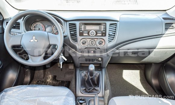 Acheter Import Voiture Mitsubishi L200 Blanc à Import - Dubai, Kampot Province Acheter Import Voiture Mitsubishi L200 Blanc à Import - Dubai, Kampot Province