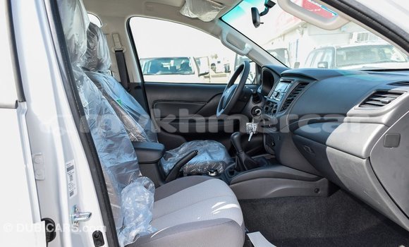 Acheter Import Voiture Mitsubishi L200 Blanc à Import - Dubai, Kampot Province Acheter Import Voiture Mitsubishi L200 Blanc à Import - Dubai, Kampot Province