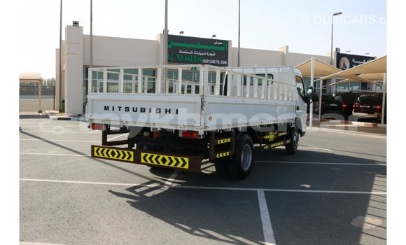 Buy Import Mitsubishi L400 White Truck in Import - Dubai in Kampot Province