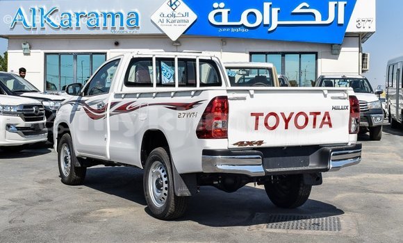 Acheter Import Voiture Toyota Hilux Blanc à Import - Dubai, Kampot Province Acheter Import Voiture Toyota Hilux Blanc à Import - Dubai, Kampot Province