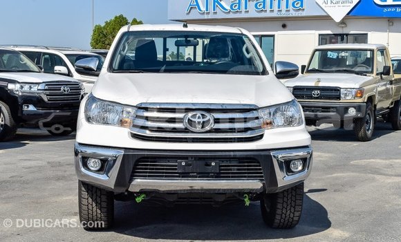 Acheter Import Voiture Toyota Hilux Blanc à Import - Dubai, Kampot Province Acheter Import Voiture Toyota Hilux Blanc à Import - Dubai, Kampot Province