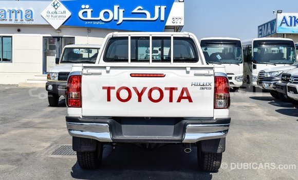 Acheter Import Voiture Toyota Hilux Blanc à Import - Dubai, Kampot Province Acheter Import Voiture Toyota Hilux Blanc à Import - Dubai, Kampot Province