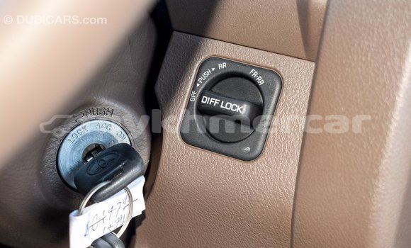 Acheter Import Voiture Toyota Land Cruiser Beige à Import - Dubai, Kampot Province Acheter Import Voiture Toyota Land Cruiser Beige à Import - Dubai, Kampot Province