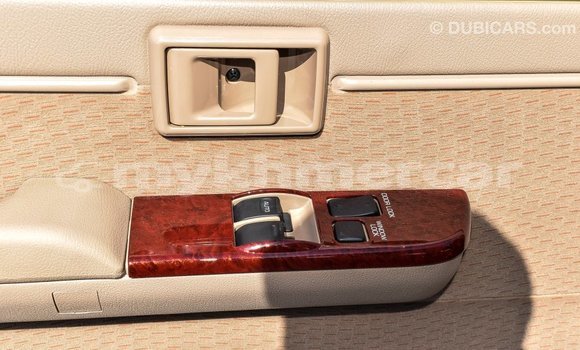 Acheter Import Voiture Toyota Land Cruiser Beige à Import - Dubai, Kampot Province Acheter Import Voiture Toyota Land Cruiser Beige à Import - Dubai, Kampot Province