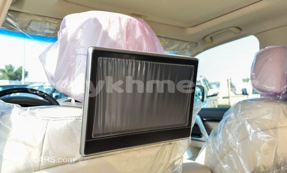 Acheter Import Voiture Toyota Land Cruiser Blanc à Import - Dubai, Kampot Province Acheter Import Voiture Toyota Land Cruiser Blanc à Import - Dubai, Kampot Province