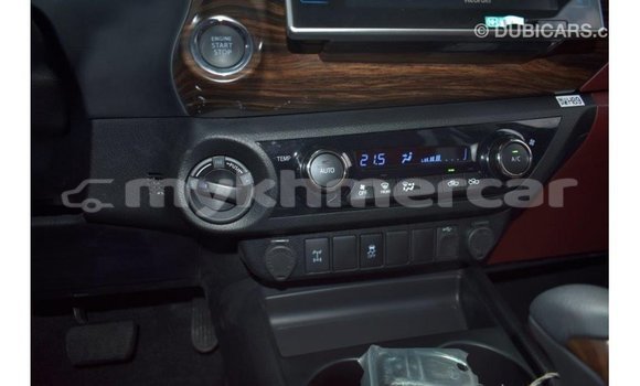 Acheter Import Voiture Toyota Hilux Noir à Import - Dubai, Kampot Province Acheter Import Voiture Toyota Hilux Noir à Import - Dubai, Kampot Province