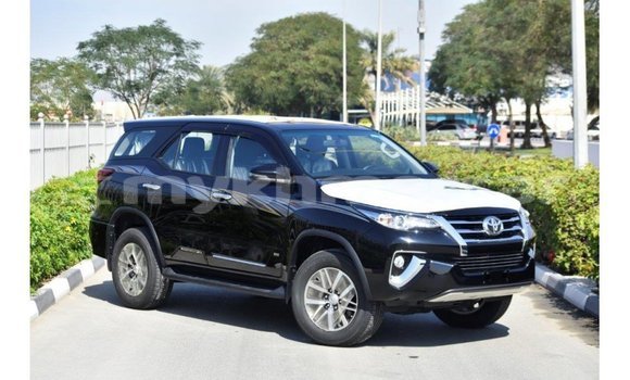Acheter Import Voiture Toyota Fortuner Noir à Import - Dubai, Kampot Province Acheter Import Voiture Toyota Fortuner Noir à Import - Dubai, Kampot Province