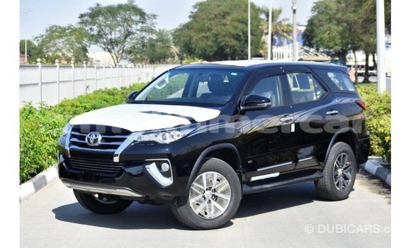 Acheter Import Voiture Toyota Fortuner Noir à Import - Dubai, Kampot Province Acheter Import Voiture Toyota Fortuner Noir à Import - Dubai, Kampot Province