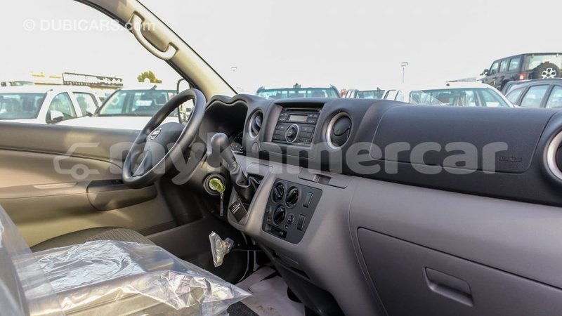 Big with watermark nissan urvan kampot province import dubai 2765