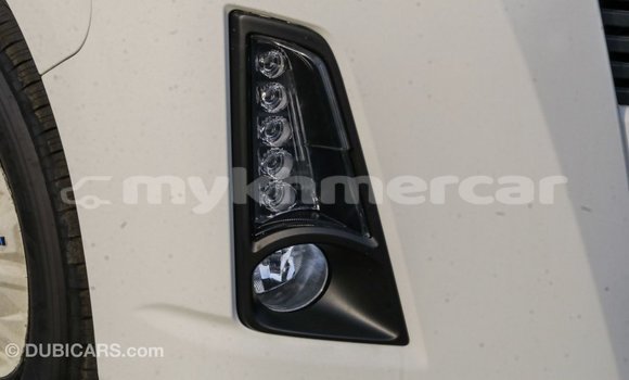 Acheter Import Voiture Toyota Hiace Blanc à Import - Dubai, Kampot Province Acheter Import Voiture Toyota Hiace Blanc à Import - Dubai, Kampot Province