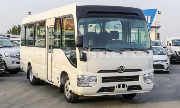 Acheter Import Voiture Toyota Coaster Blanc à Import - Dubai, Kampot Province Acheter Import Voiture Toyota Coaster Blanc à Import - Dubai, Kampot Province