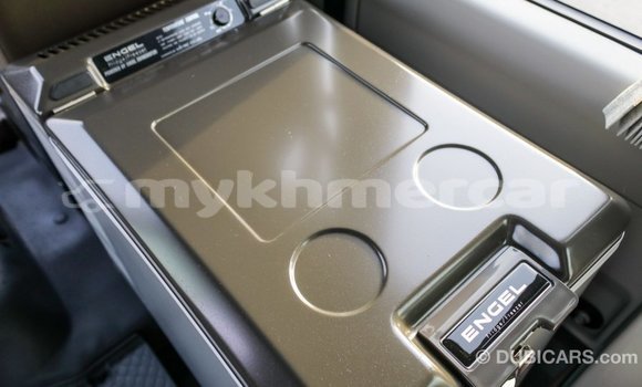 Acheter Import Voiture Toyota Coaster Blanc à Import - Dubai, Kampot Province Acheter Import Voiture Toyota Coaster Blanc à Import - Dubai, Kampot Province