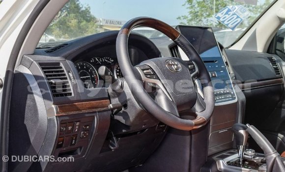 Acheter Import Voiture Toyota Land Cruiser Blanc à Import - Dubai, Kampot Province Acheter Import Voiture Toyota Land Cruiser Blanc à Import - Dubai, Kampot Province