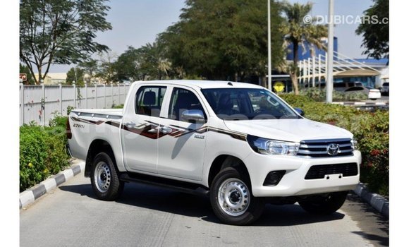 Acheter Import Voiture Toyota Hilux Blanc à Import - Dubai, Kampot Province Acheter Import Voiture Toyota Hilux Blanc à Import - Dubai, Kampot Province