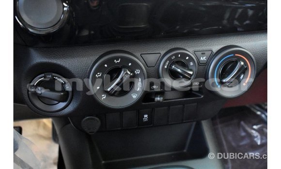 Acheter Import Voiture Toyota Hilux Blanc à Import - Dubai, Kampot Province Acheter Import Voiture Toyota Hilux Blanc à Import - Dubai, Kampot Province