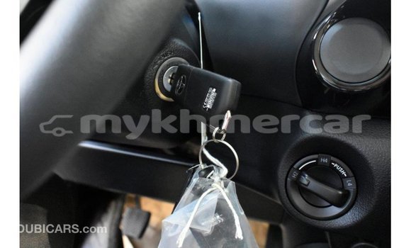 Acheter Import Voiture Toyota Hilux Blanc à Import - Dubai, Kampot Province Acheter Import Voiture Toyota Hilux Blanc à Import - Dubai, Kampot Province