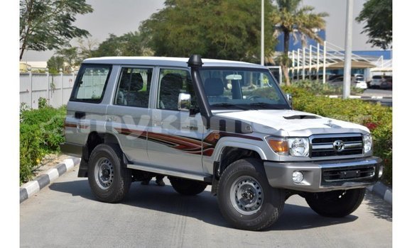 Acheter Import Voiture Toyota Land Cruiser Autre à Import - Dubai, Kampot Province Acheter Import Voiture Toyota Land Cruiser Autre à Import - Dubai, Kampot Province