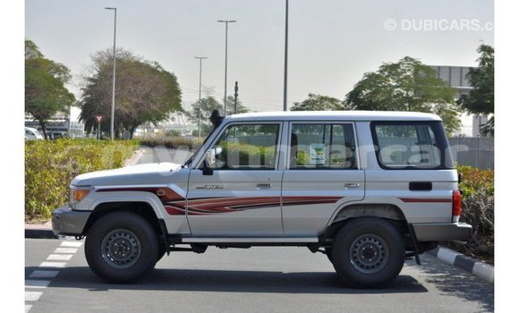 Acheter Import Voiture Toyota Land Cruiser Autre à Import - Dubai, Kampot Province Acheter Import Voiture Toyota Land Cruiser Autre à Import - Dubai, Kampot Province