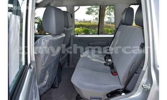 Acheter Import Voiture Toyota Land Cruiser Autre à Import - Dubai, Kampot Province Acheter Import Voiture Toyota Land Cruiser Autre à Import - Dubai, Kampot Province